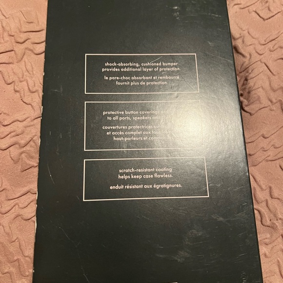 Selling a like new Kate Spade ♠️ case - Picture 4 of 5